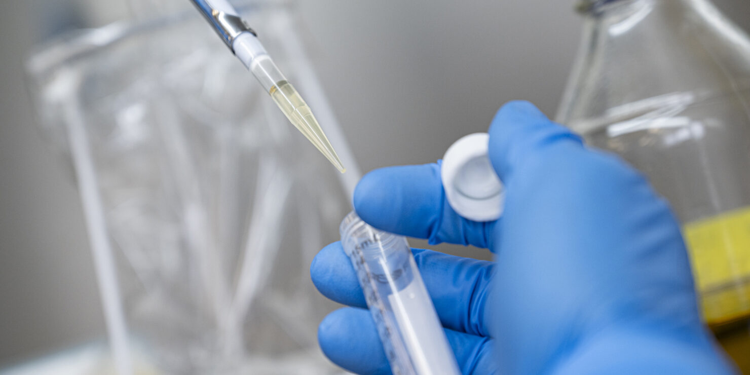 Photo Biotech pipeteer